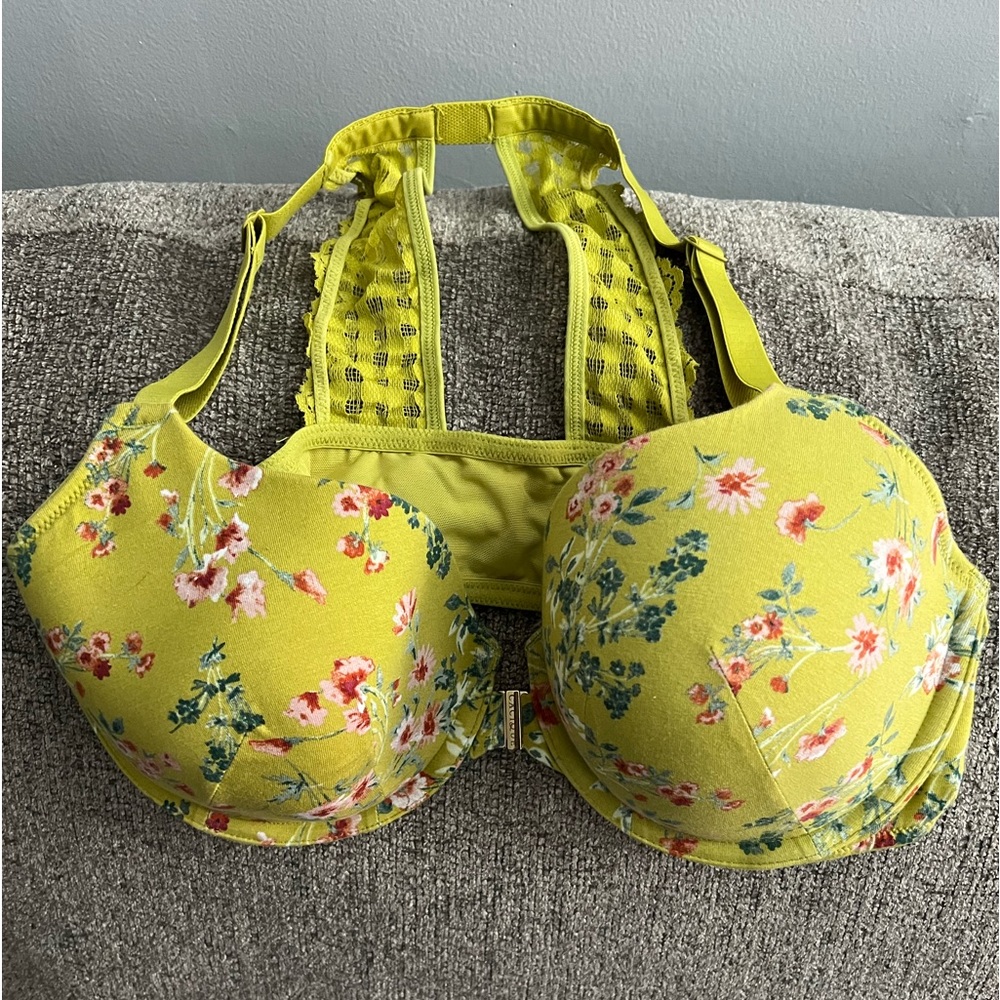 NWOT Cacique front close bra from Lane Bryant.